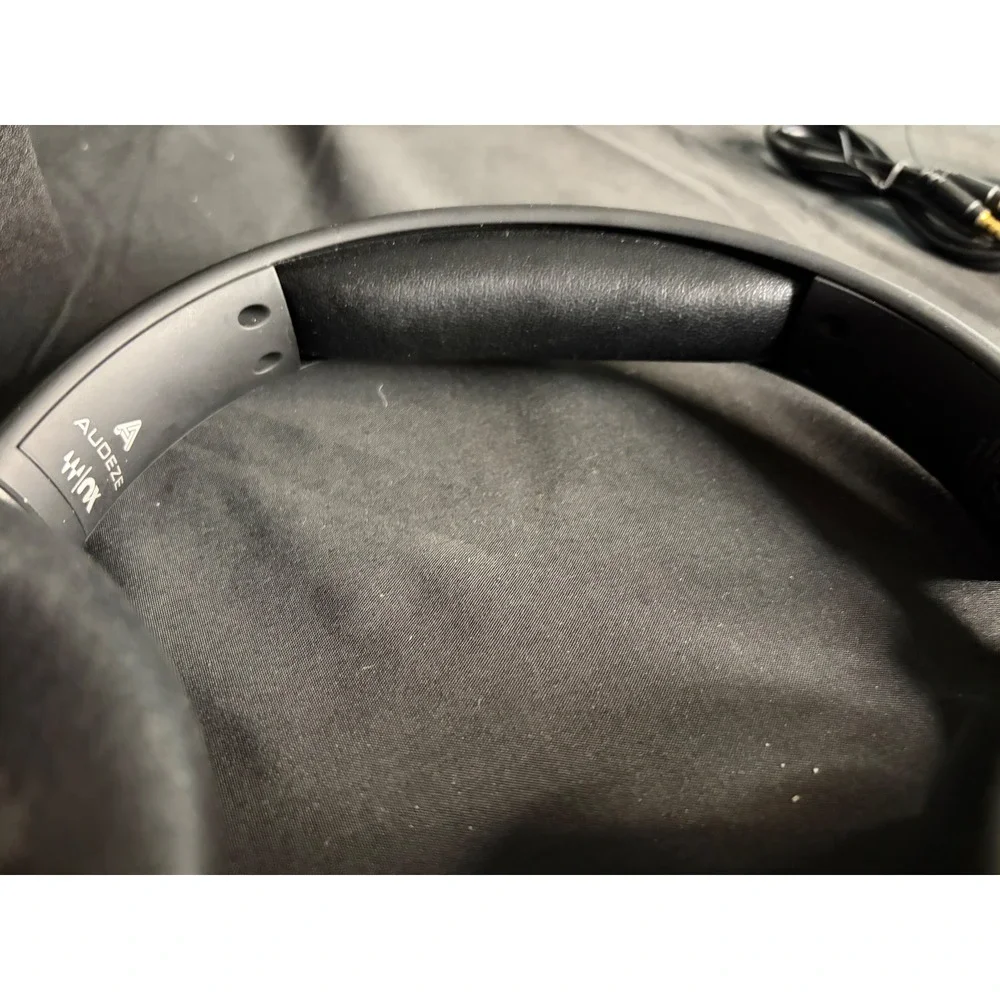 HyperX Cloud Orbit S Gaming Headset Box Accessories Parts Not Charging